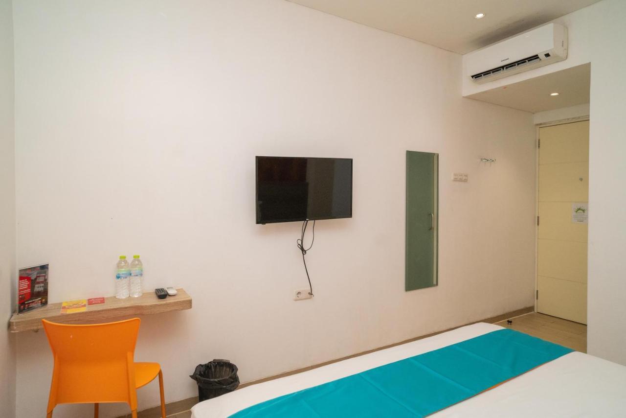 Sans Hotel Kupang Indah Surabaya By Reddoorz Exterior foto