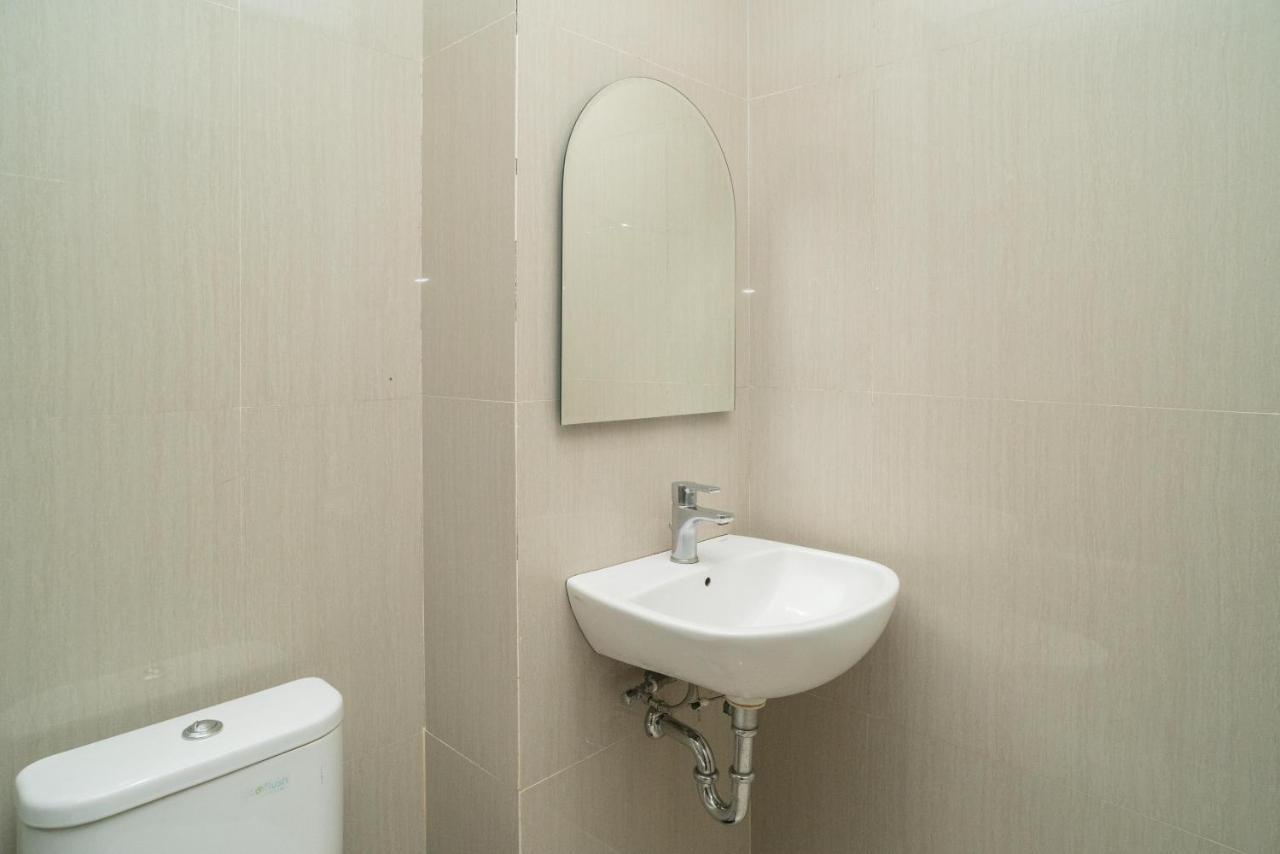 Sans Hotel Kupang Indah Surabaya By Reddoorz Exterior foto