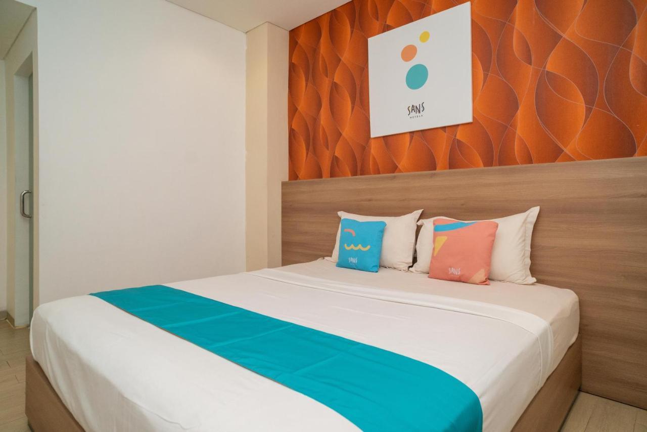 Sans Hotel Kupang Indah Surabaya By Reddoorz Exterior foto