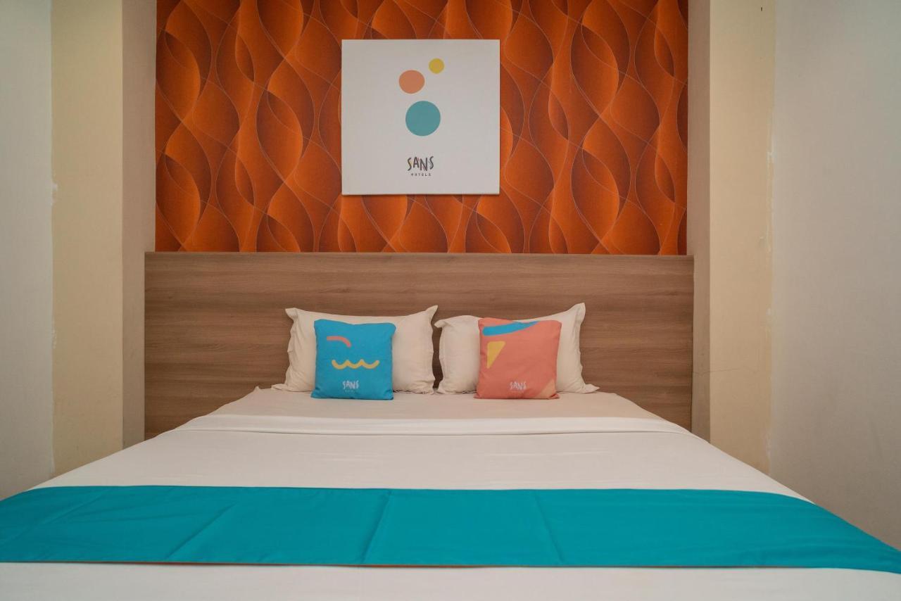 Sans Hotel Kupang Indah Surabaya By Reddoorz Exterior foto