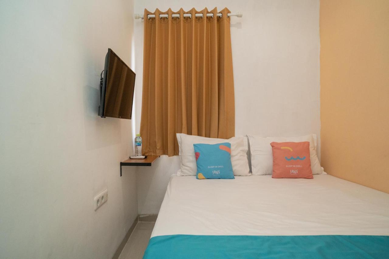 Sans Hotel Kupang Indah Surabaya By Reddoorz Exterior foto