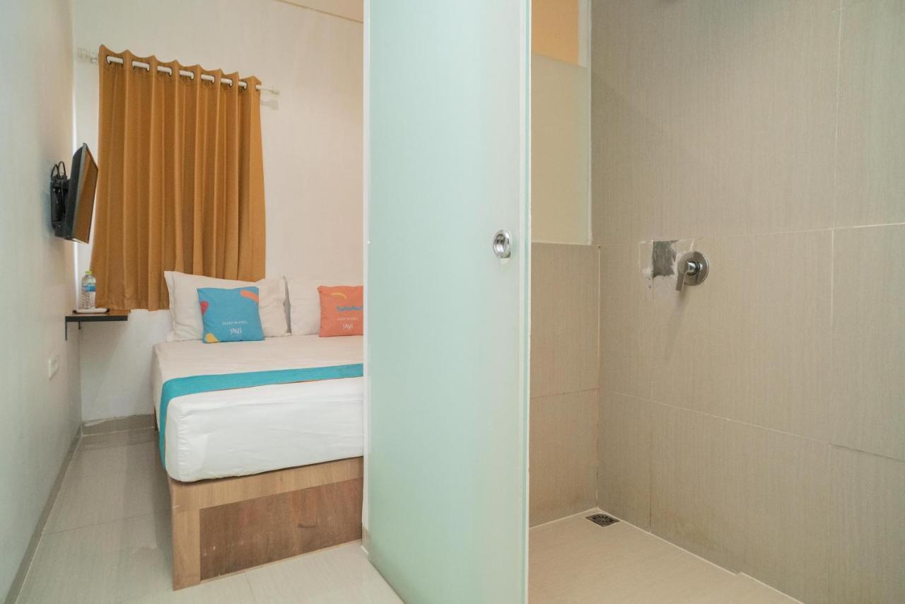 Sans Hotel Kupang Indah Surabaya By Reddoorz Exterior foto