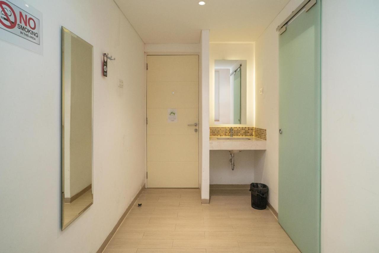 Sans Hotel Kupang Indah Surabaya By Reddoorz Exterior foto