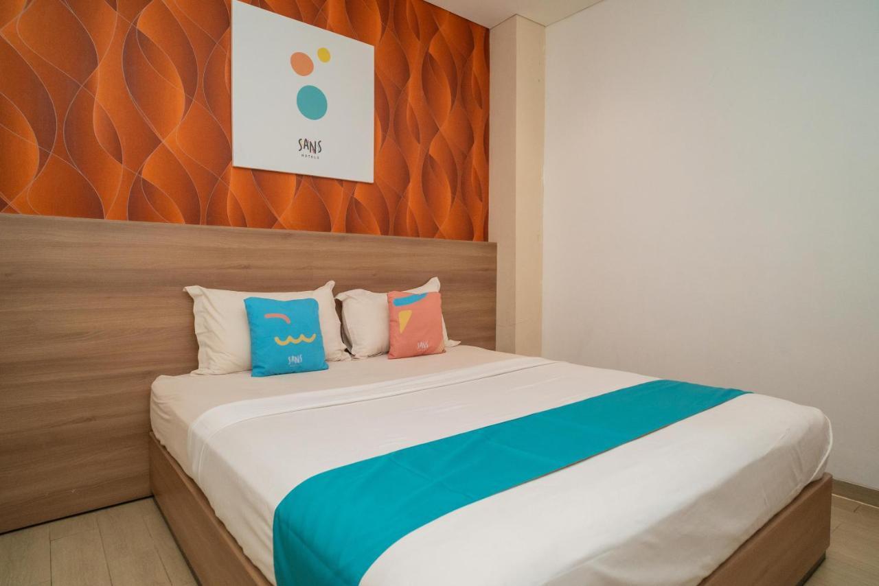 Sans Hotel Kupang Indah Surabaya By Reddoorz Exterior foto