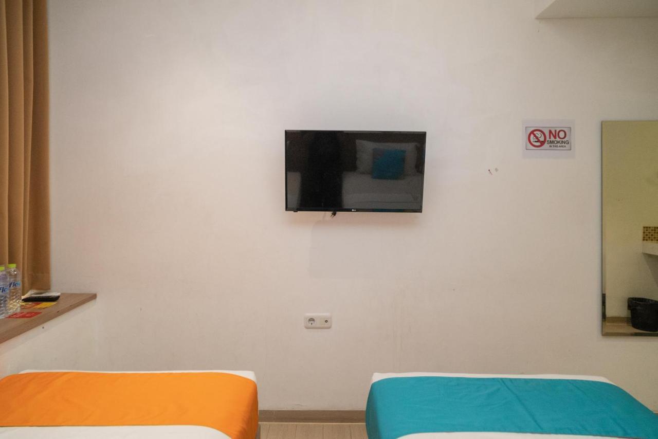 Sans Hotel Kupang Indah Surabaya By Reddoorz Exterior foto