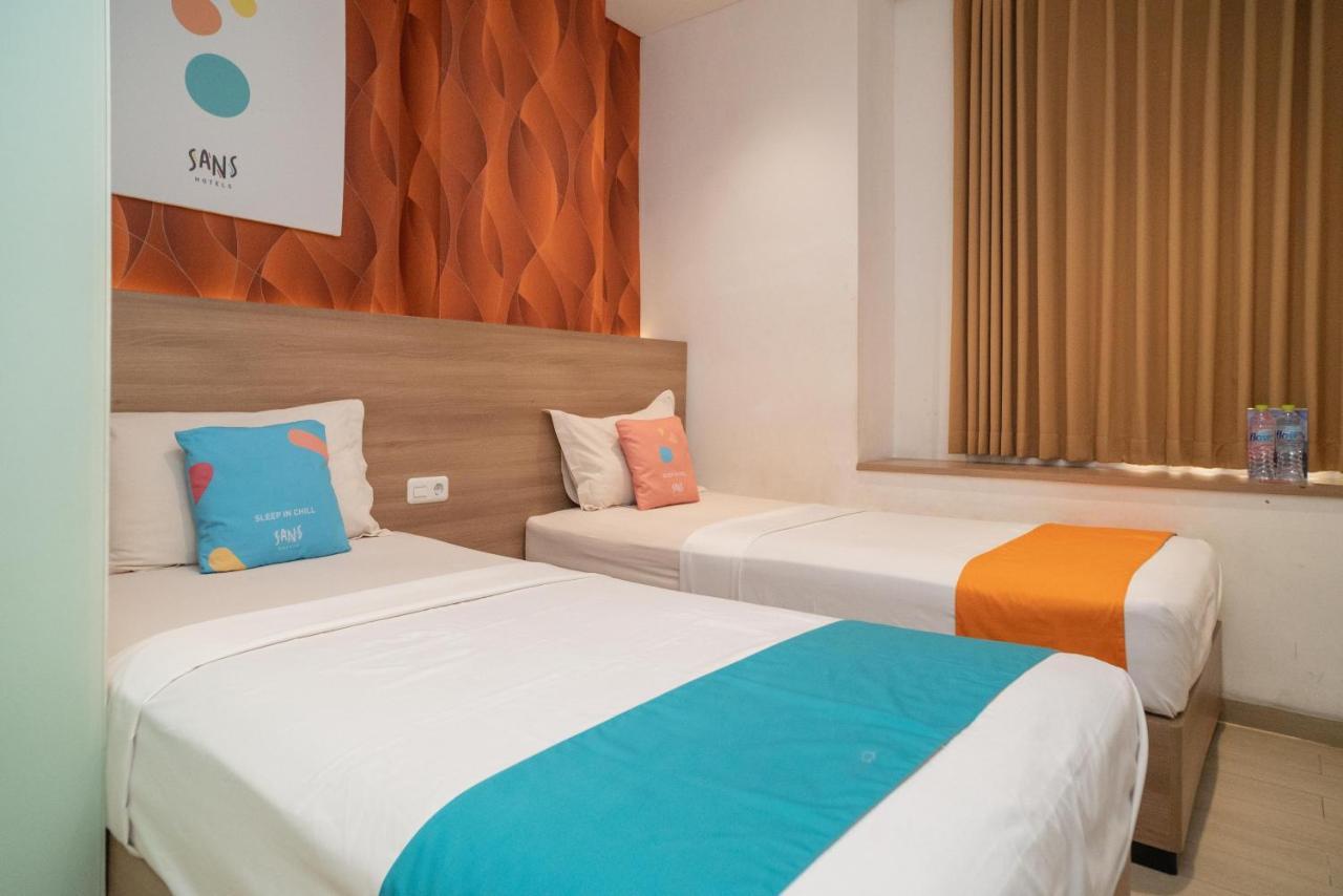 Sans Hotel Kupang Indah Surabaya By Reddoorz Exterior foto