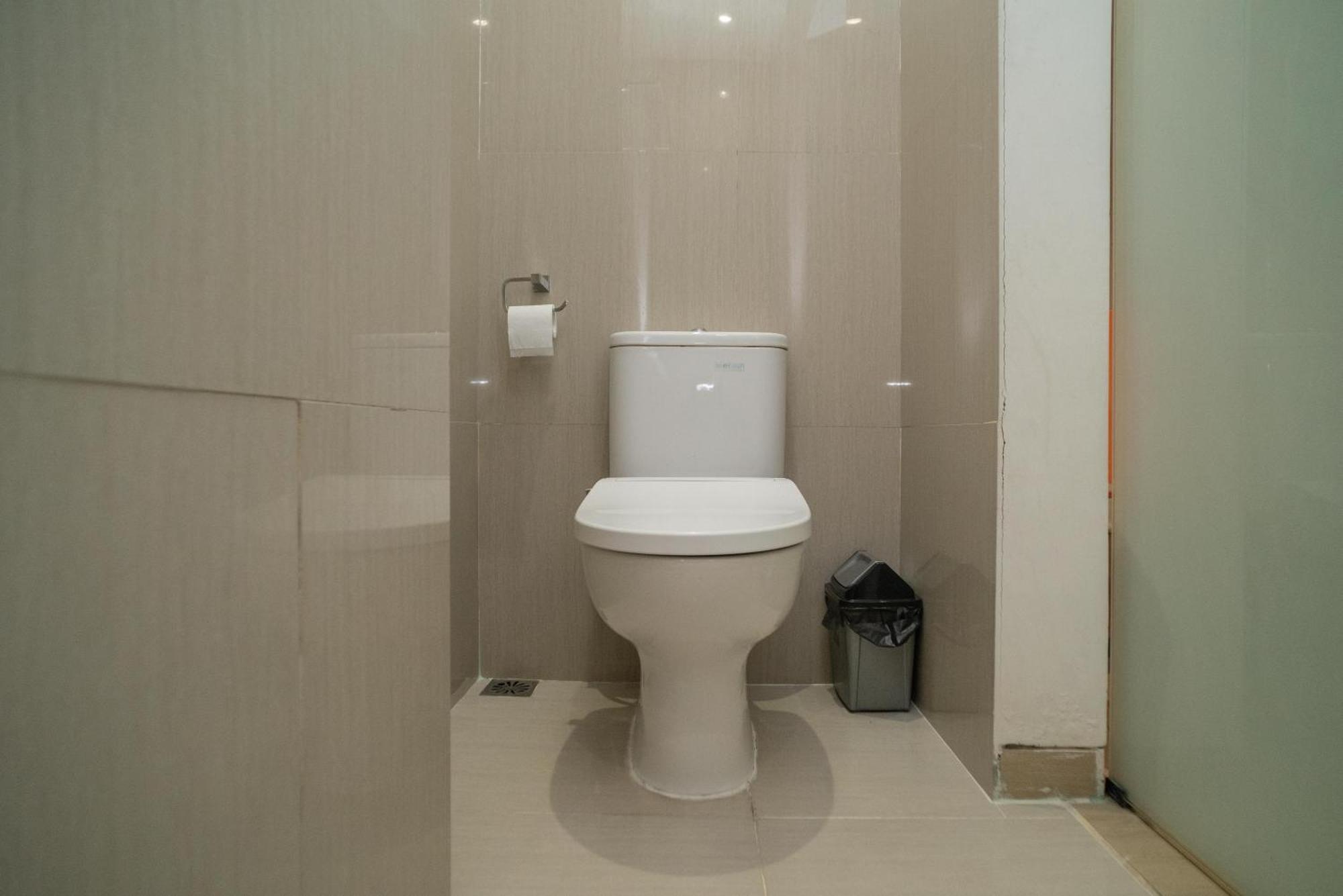 Sans Hotel Kupang Indah Surabaya By Reddoorz Exterior foto
