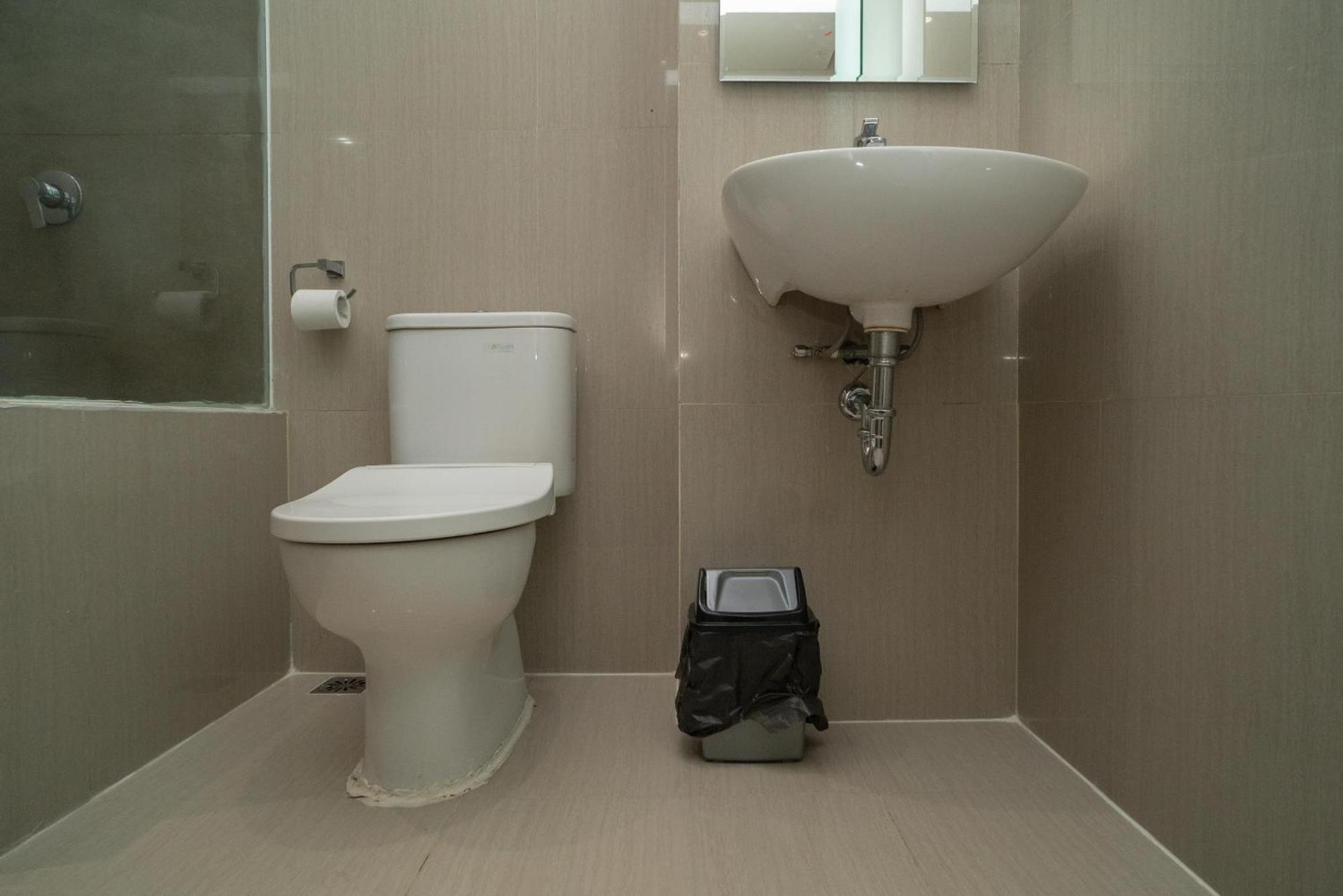 Sans Hotel Kupang Indah Surabaya By Reddoorz Exterior foto